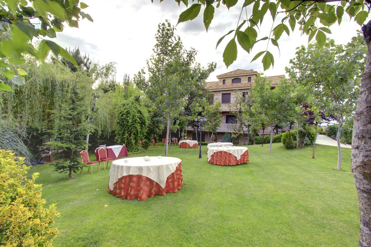 Отель Pazo De Monterrei Оренсе Экстерьер фото